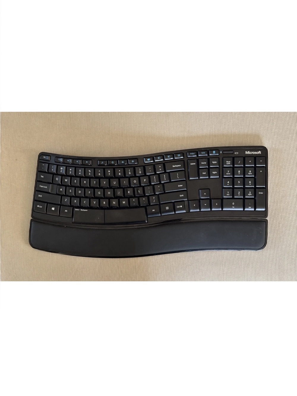 Microsoft Sculpt Comfort keyboard with doggle